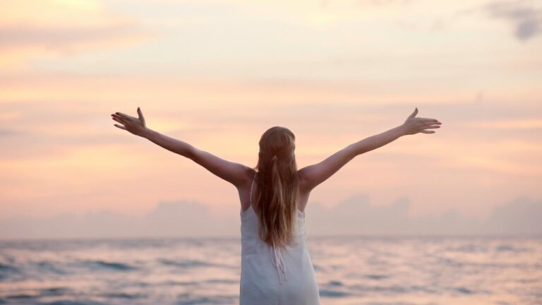 7 Daily Practices to Help Women Live a Balanced and Healthy Life