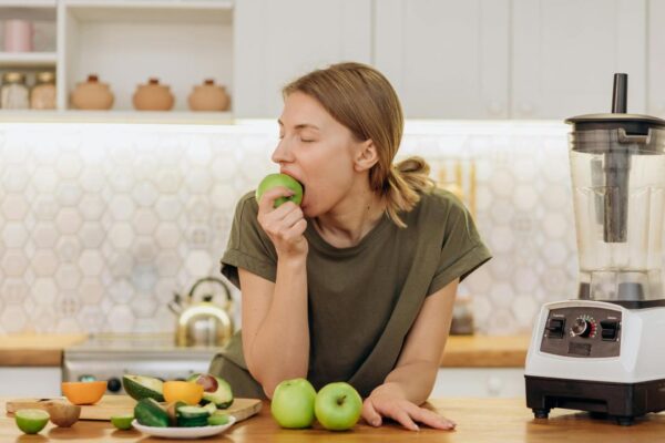 what should a woman eat in a day | womenluxlife.com