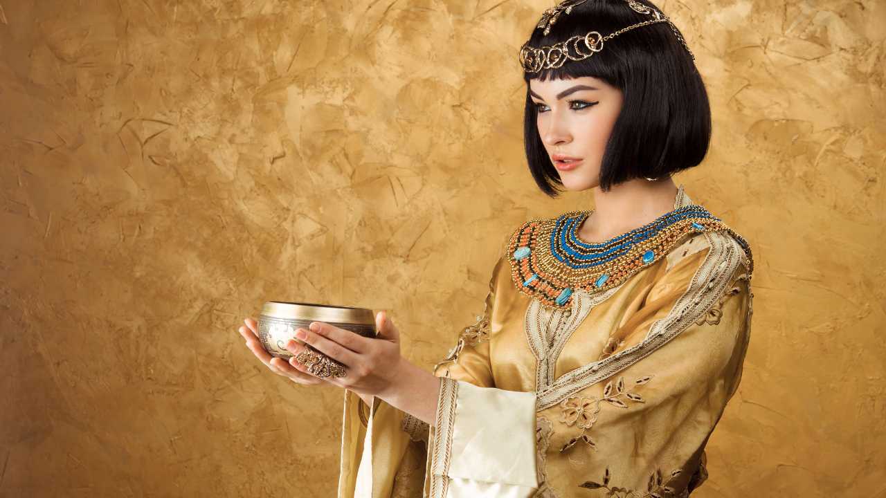 Why Is Cleopatra Such an Important Leader in History | womenluxlife.com